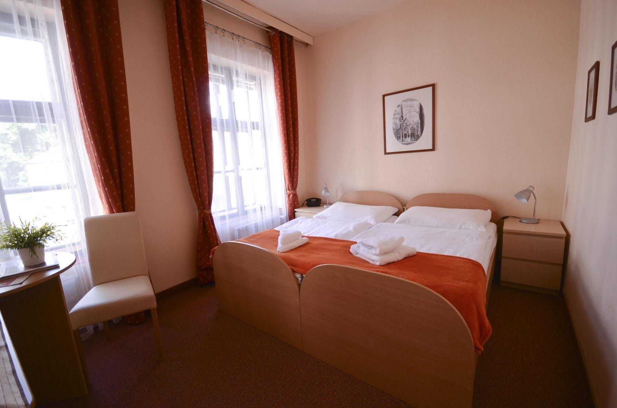 Hotel Paradies Teplice Exterior foto