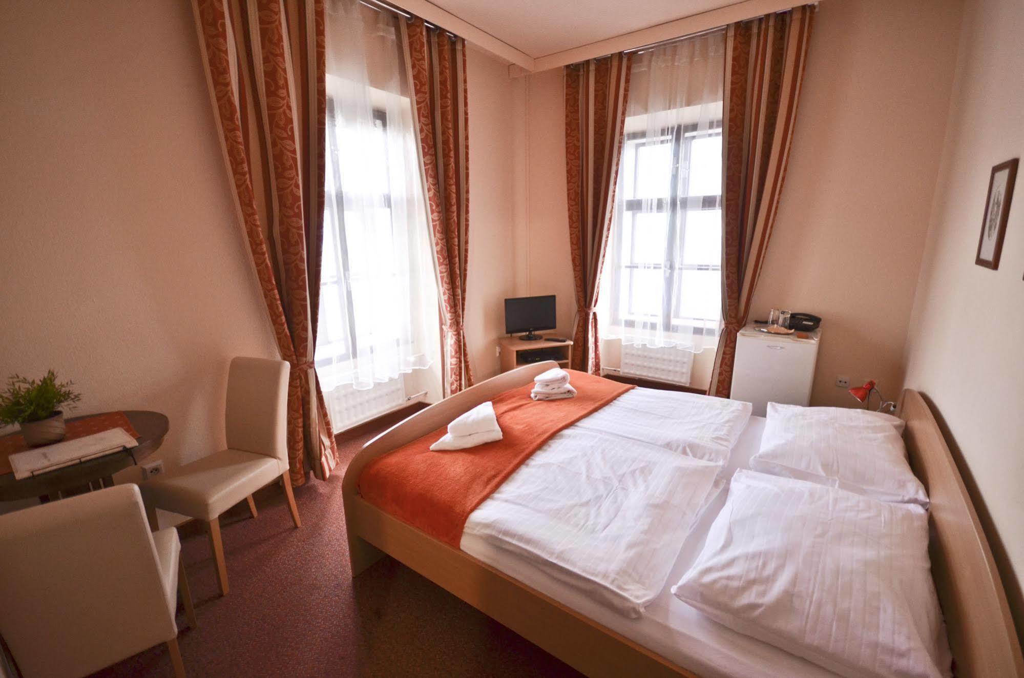Hotel Paradies Teplice Exterior foto
